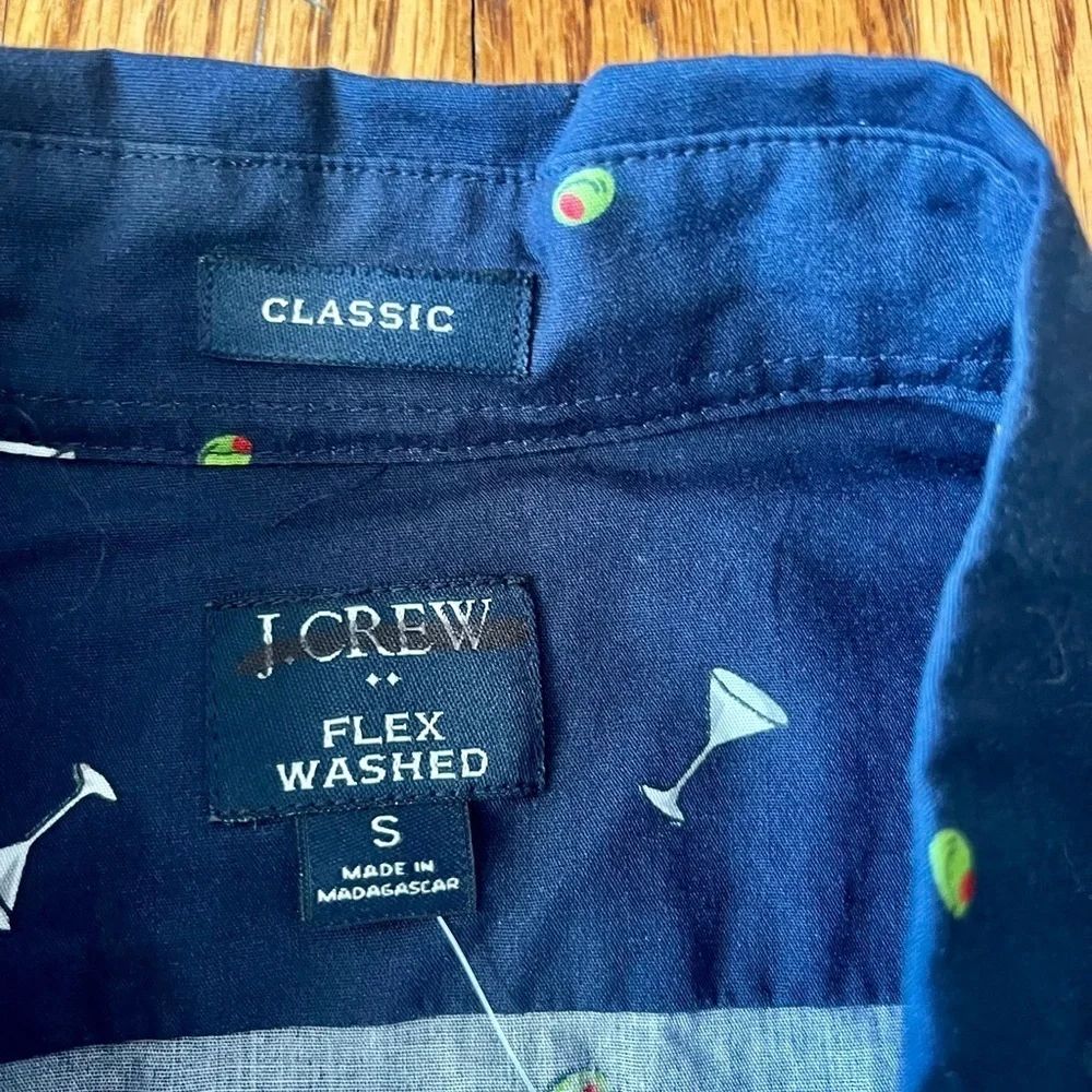 J. Crew Flex wash navy button down. mens small martini glass olives cocktail